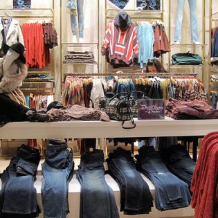 Not sure how to market your retail establishment? Check out these retail marketing tips for inspiration!